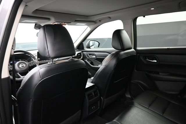Used 2024 Nissan Rogue SV w/ SV Premium Package FWD image 25