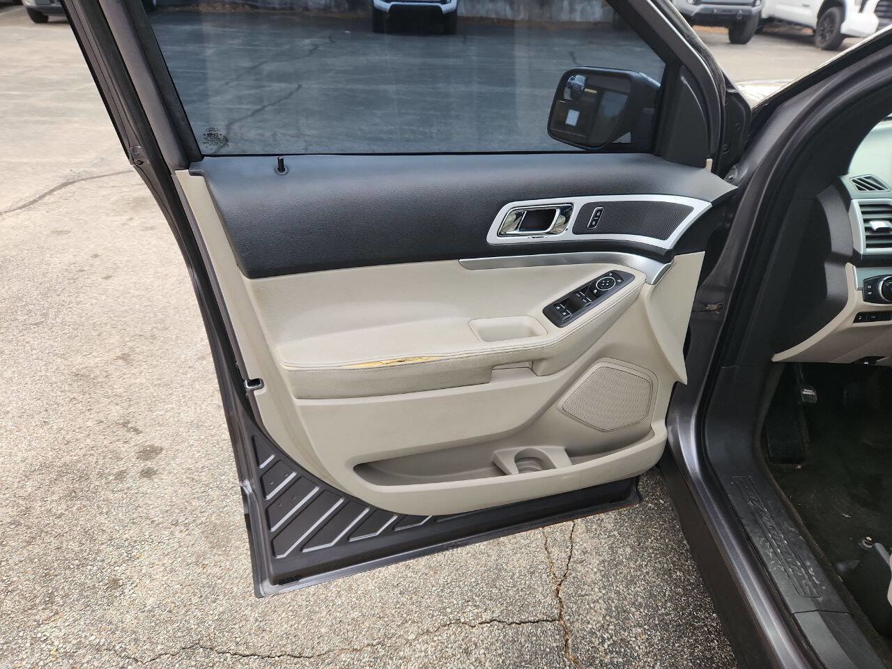 Used 2014 Ford Explorer XLT w/ Equipment Group 202A image 10