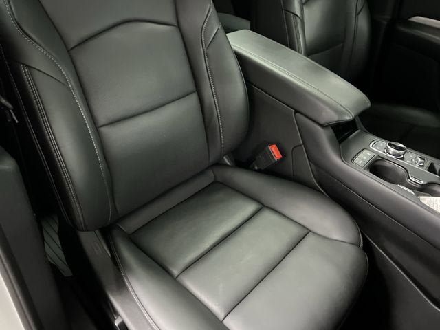 Certified 2024 Cadillac XT4 Premium Luxury AWD/4WD image 28