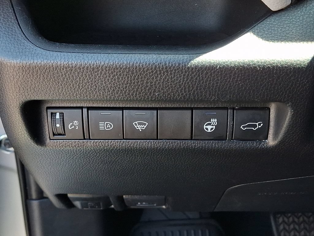 Used 2019 Toyota RAV4 XLE Premium w/ Cold Weather Package AWD/4WD image 24