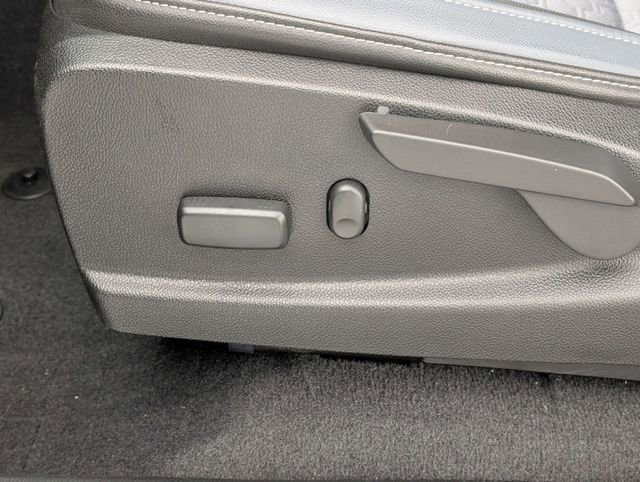 Used 2020 Chevrolet Colorado Z71 image 14