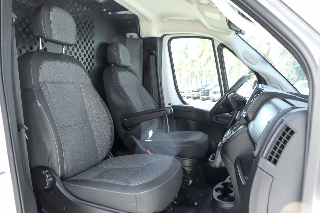 Used 2025 RAM ProMaster 2500 w/ U-Haul Equipment Group FWD image 32