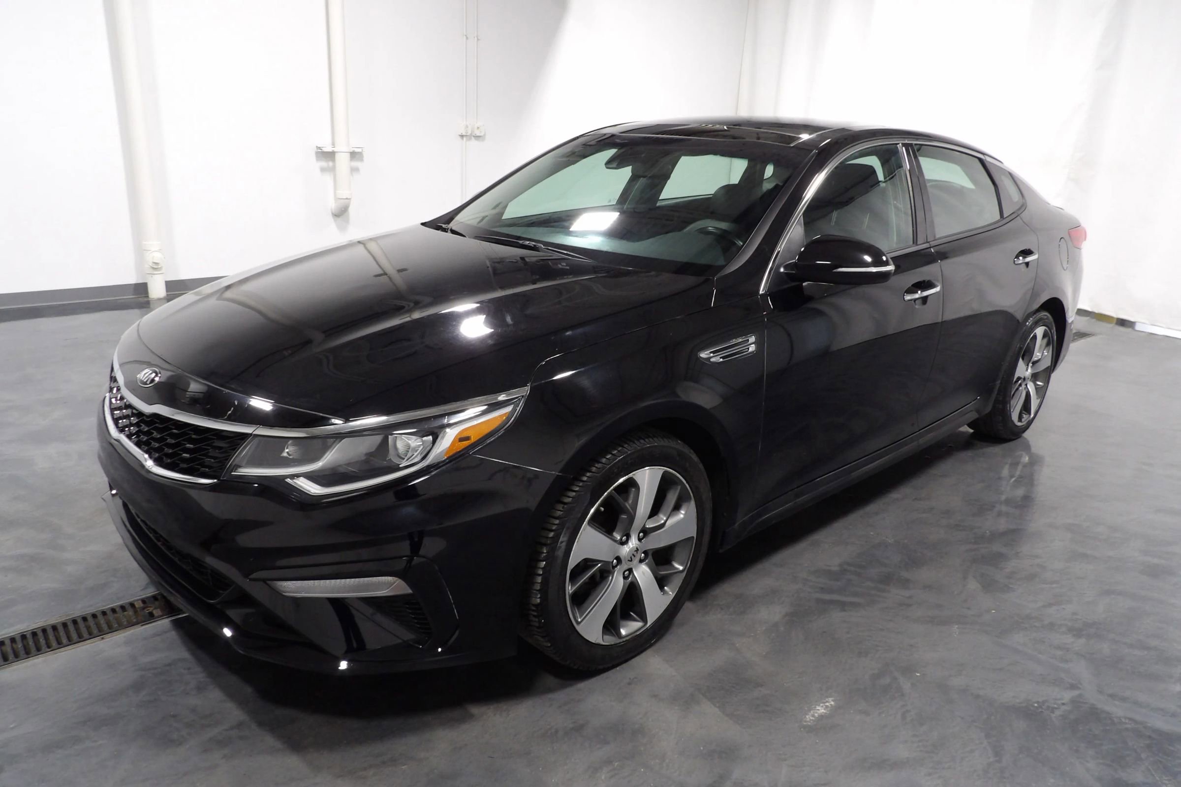 Used 2020 Kia Optima S w/ S Panoramic Sunroof Package image 3