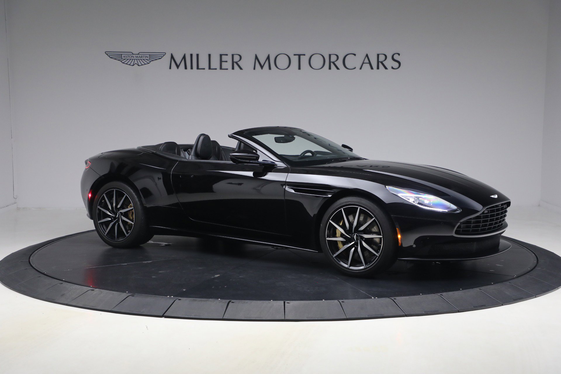 Used 2020 Aston Martin DB11 Volante image 10