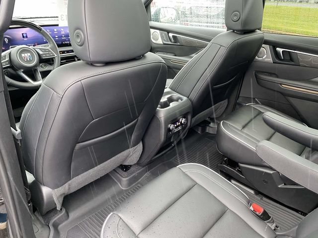 Certified 2025 Buick Enclave Avenir w/ Super Cruise Package AWD/4WD image 18