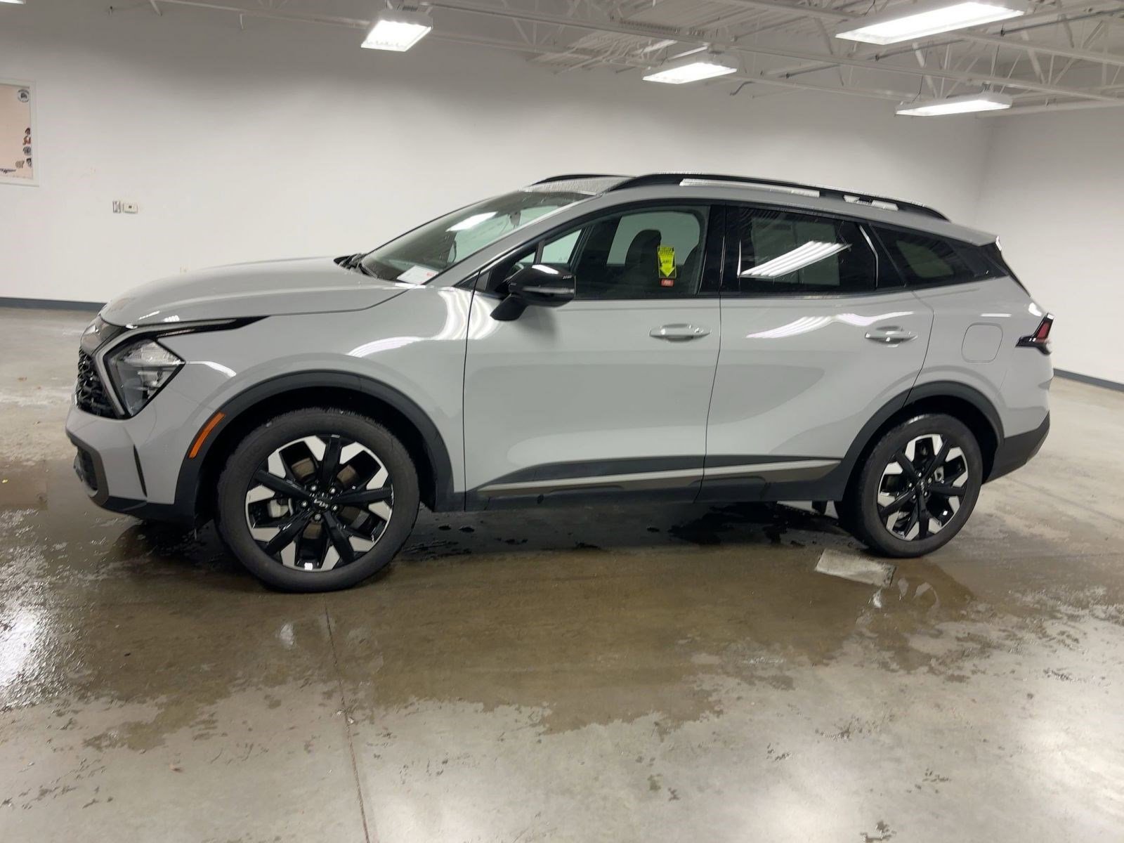 Used 2023 Kia Sportage X-Line image 2