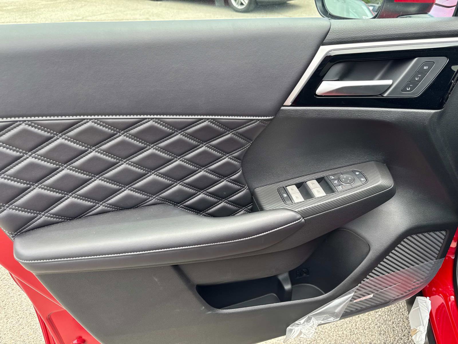 New 2025 Mitsubishi Outlander 4WD Plug-In Hybrid image 8