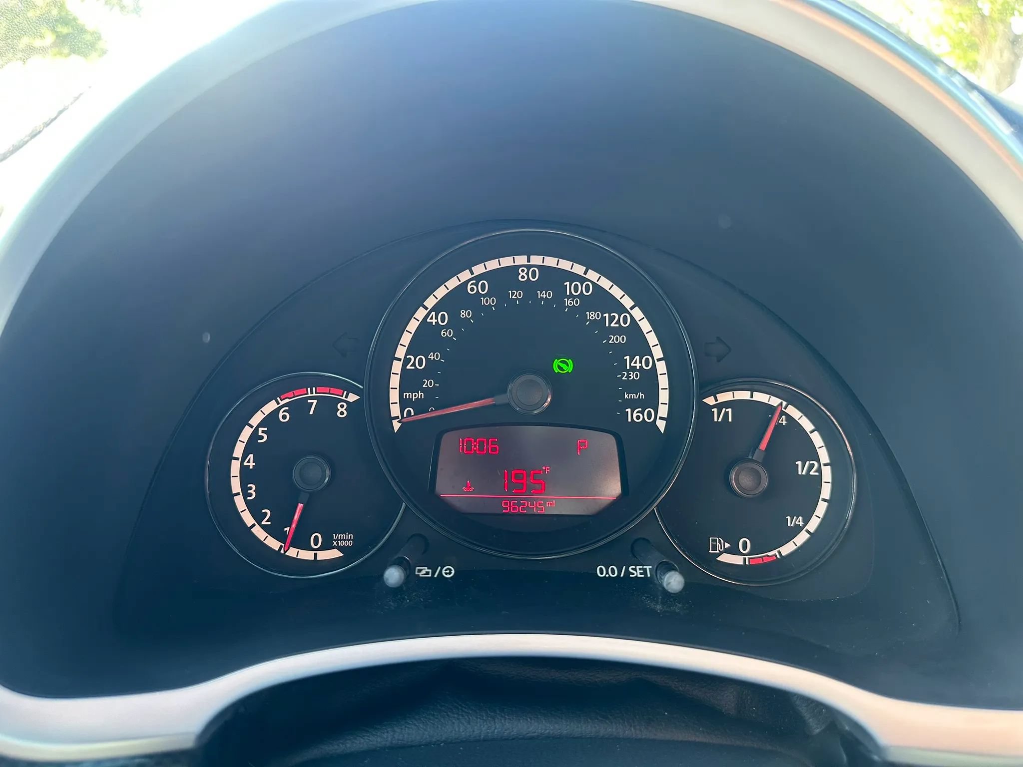 Used 2013 Volkswagen Beetle 2.0T FWD image 33