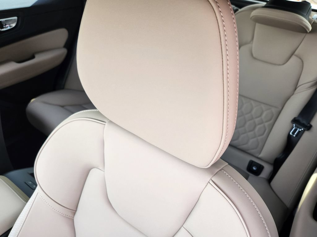 New 2026 Volvo XC60 B5 Plus w/ Protection Package Premier AWD/4WD image 6
