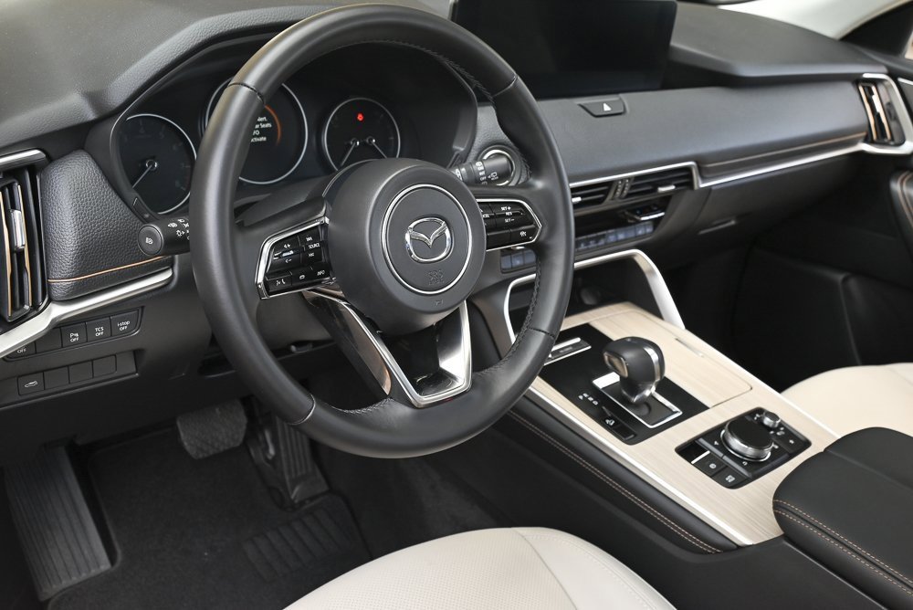 Certified 2025 MAZDA CX-90 3.3 Turbo w/ Preferred Package image 13