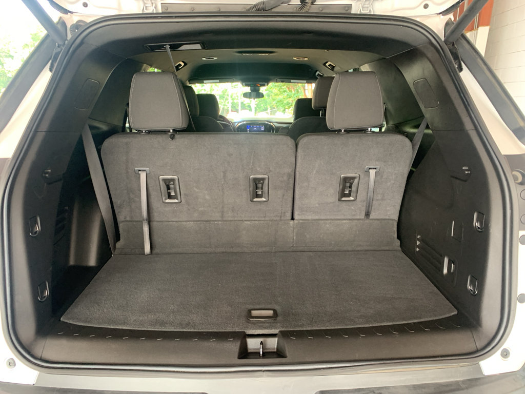 Used 2023 Chevrolet Traverse LT FWD image 8