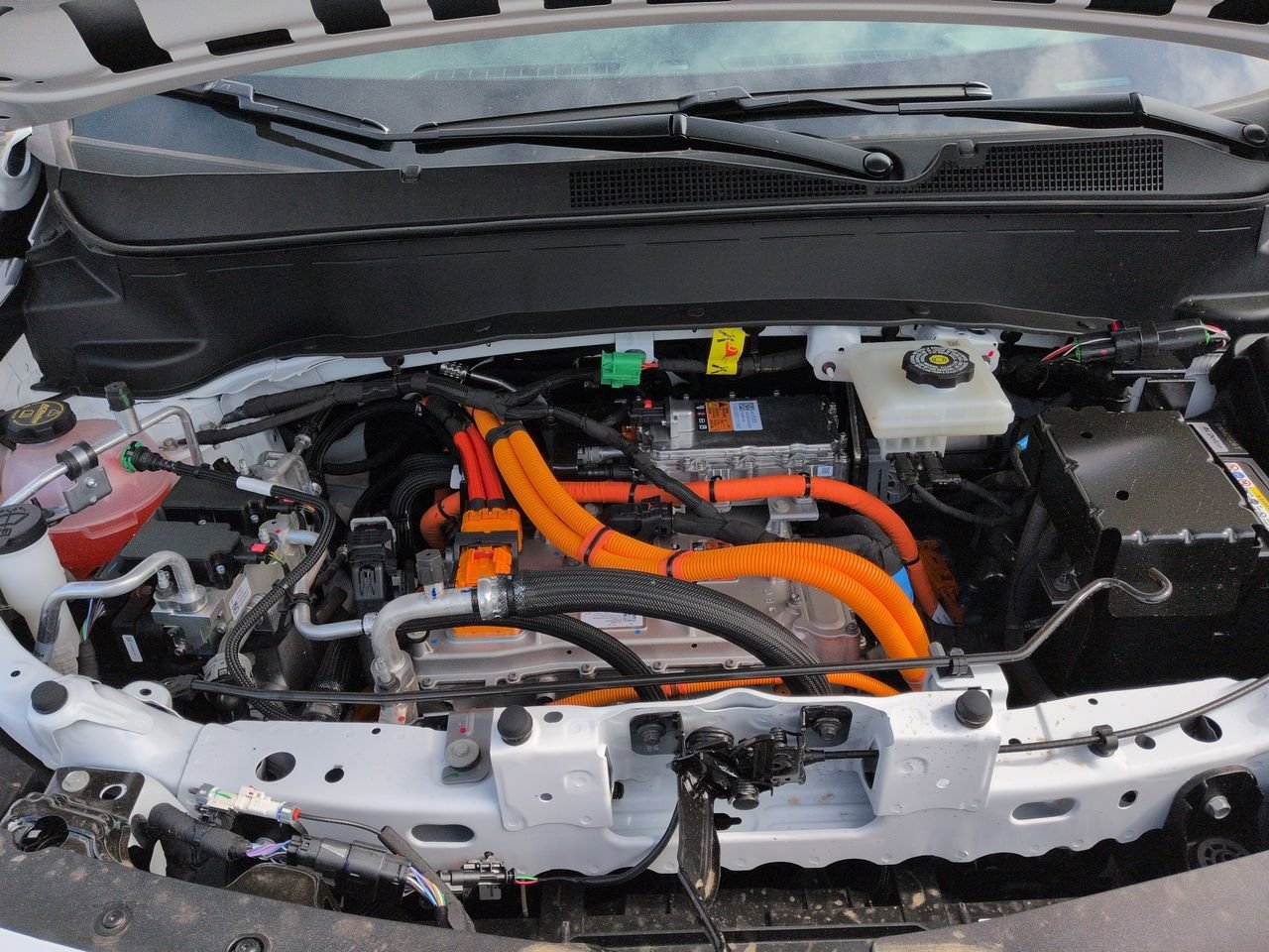 New 2027 Chevrolet Bolt RS w/ Super Cruise Package FWD image 30