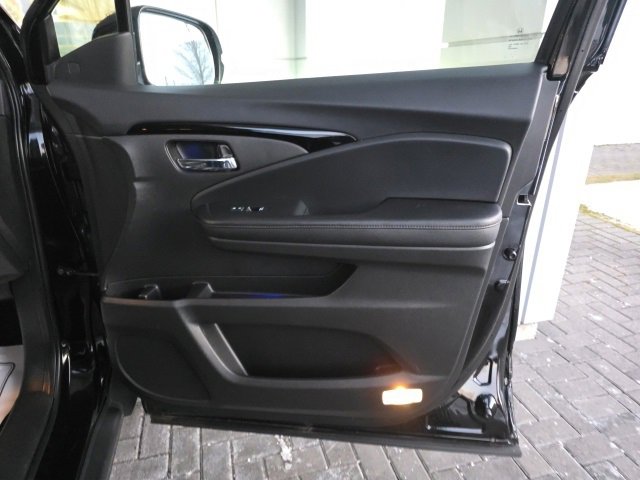 Used 2022 Honda Pilot Touring image 8