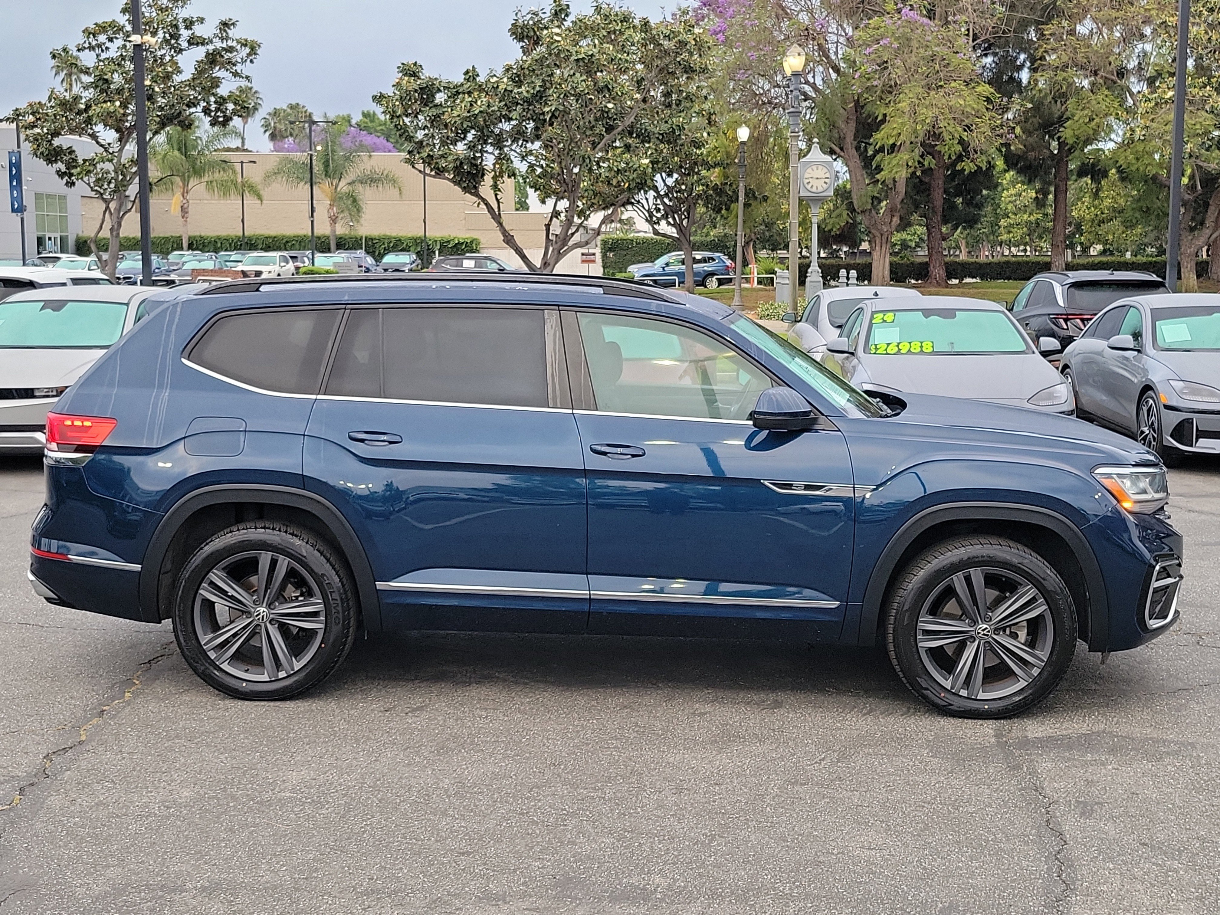 Used 2021 Volkswagen Atlas SE FWD image 5