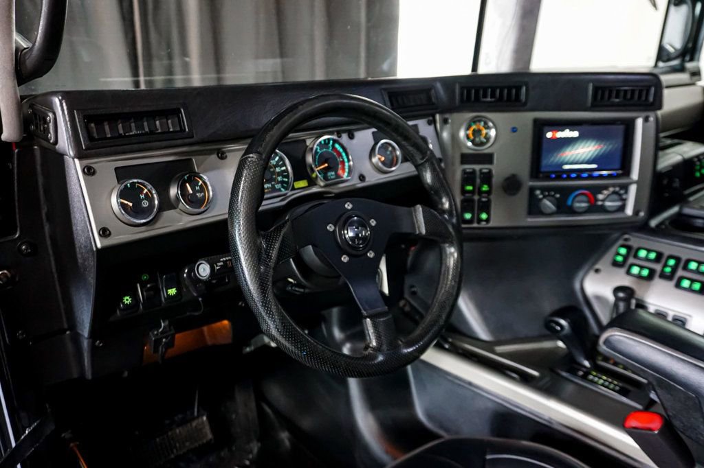 Used 2006 HUMMER H1 4-Door Wagon AWD/4WD image 10
