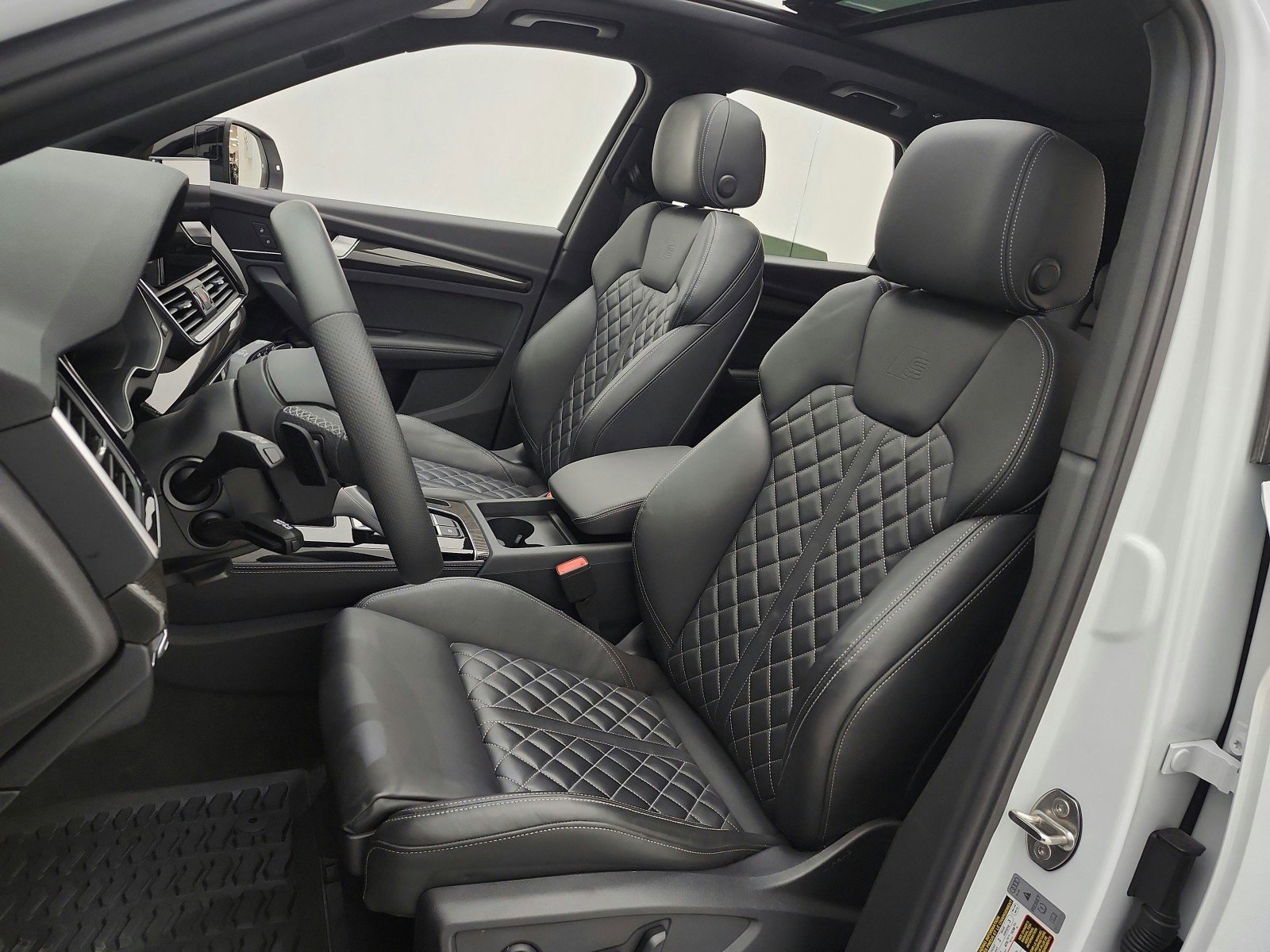 Used 2023 Audi SQ5 Premium Plus w/ Premium Plus Package image 10