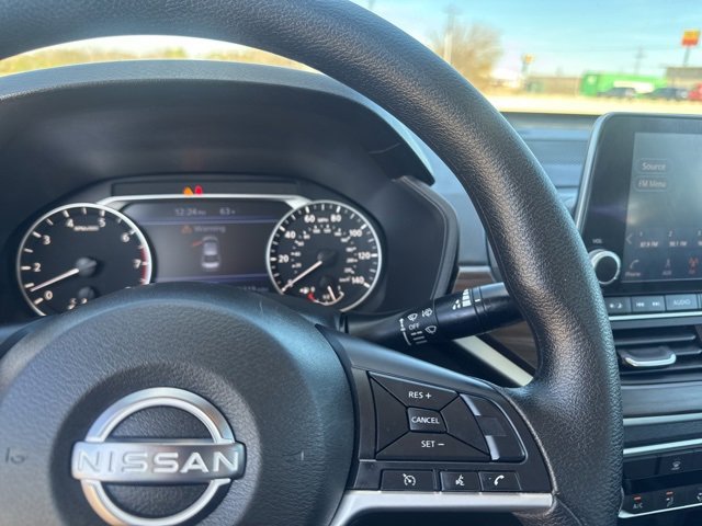 Used 2024 Nissan Altima 2.5 SV image 9