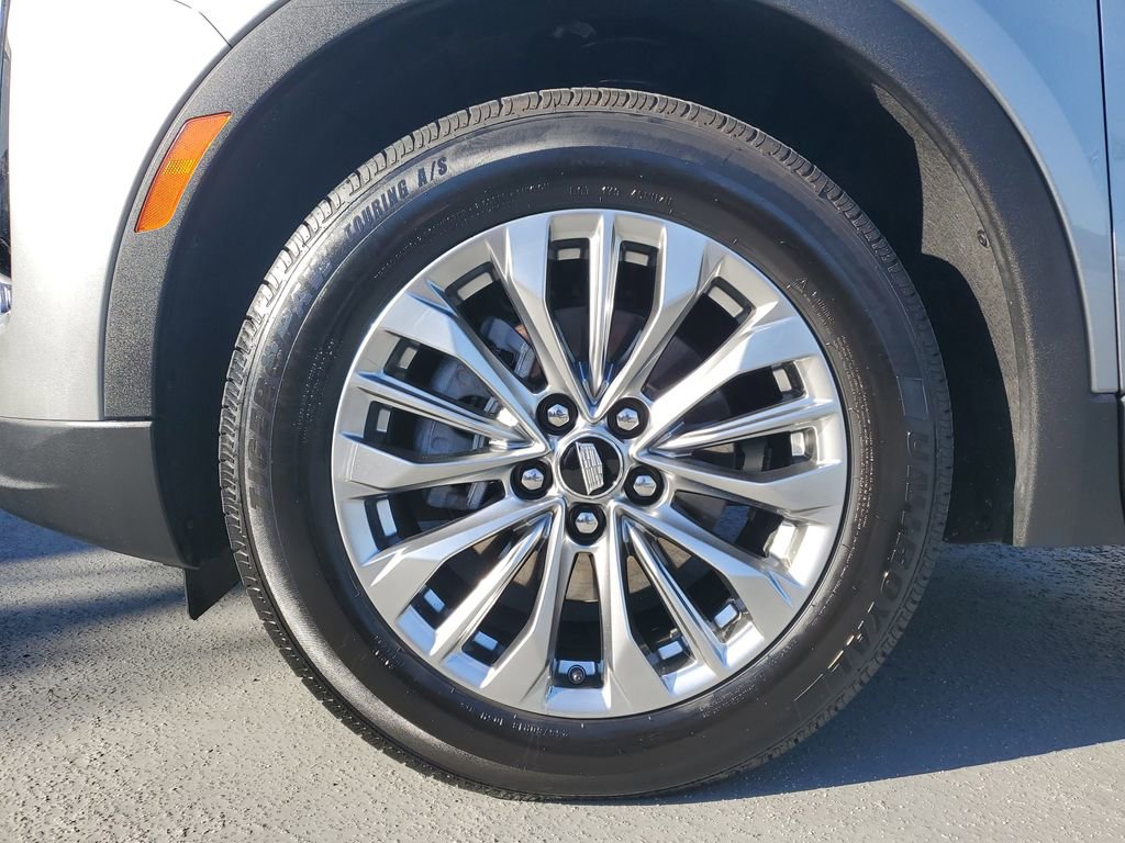 Used 2024 Cadillac XT4 Premium Luxury image 6
