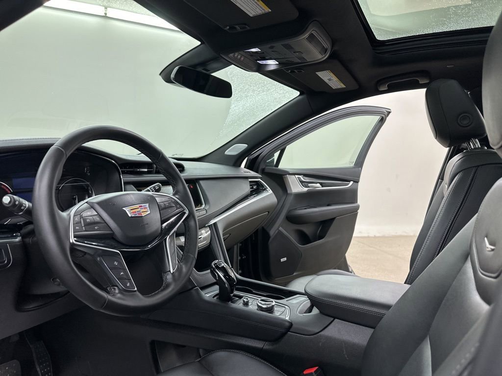 Certified 2025 Cadillac XT5 Premium Luxury image 29