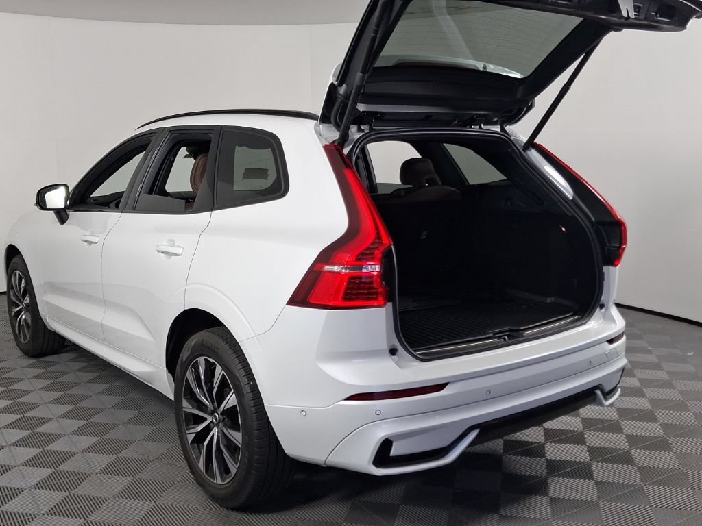 Certified 2023 Volvo XC60 B5 Plus w/ Climate Package AWD/4WD image 13