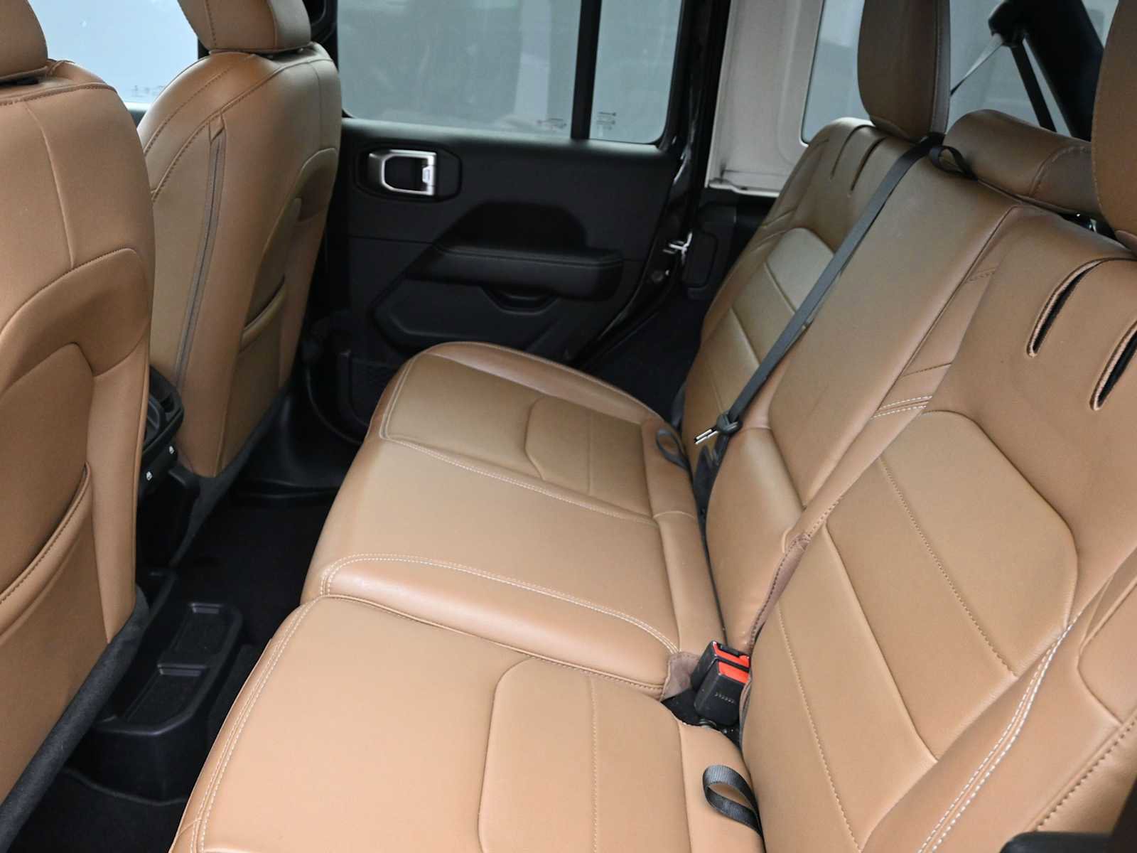 Used 2023 Jeep Wrangler Sahara w/ Cold Weather Group image 19