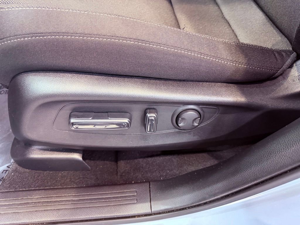 Used 2025 Honda CR-V EX image 20