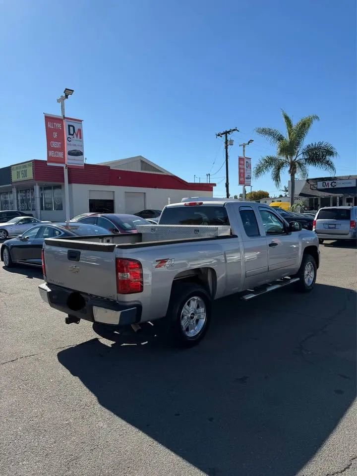 Used 2008 Chevrolet Silverado 1500 LT w/ Power Pack Plus AWD/4WD image 2