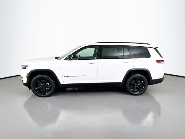 Used 2025 Jeep Grand Cherokee L Limited w/ Black Appearance Package AWD/4WD image 10