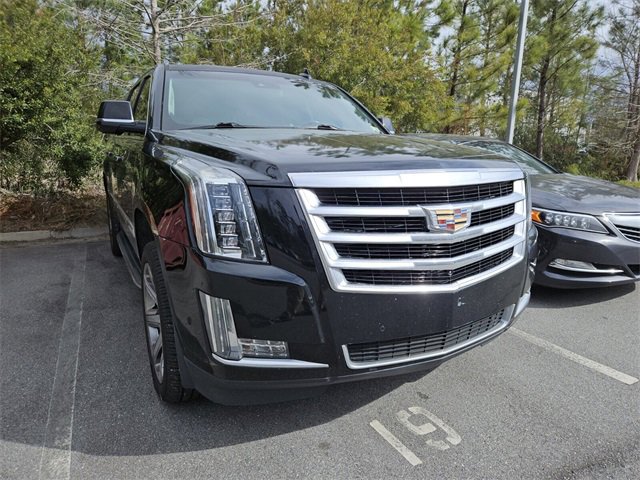 Used 2017 Cadillac Escalade ESV Luxury image 4
