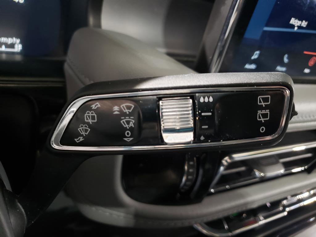 Used 2023 Lincoln Nautilus Reserve w/ Equipment Group 201A image 22