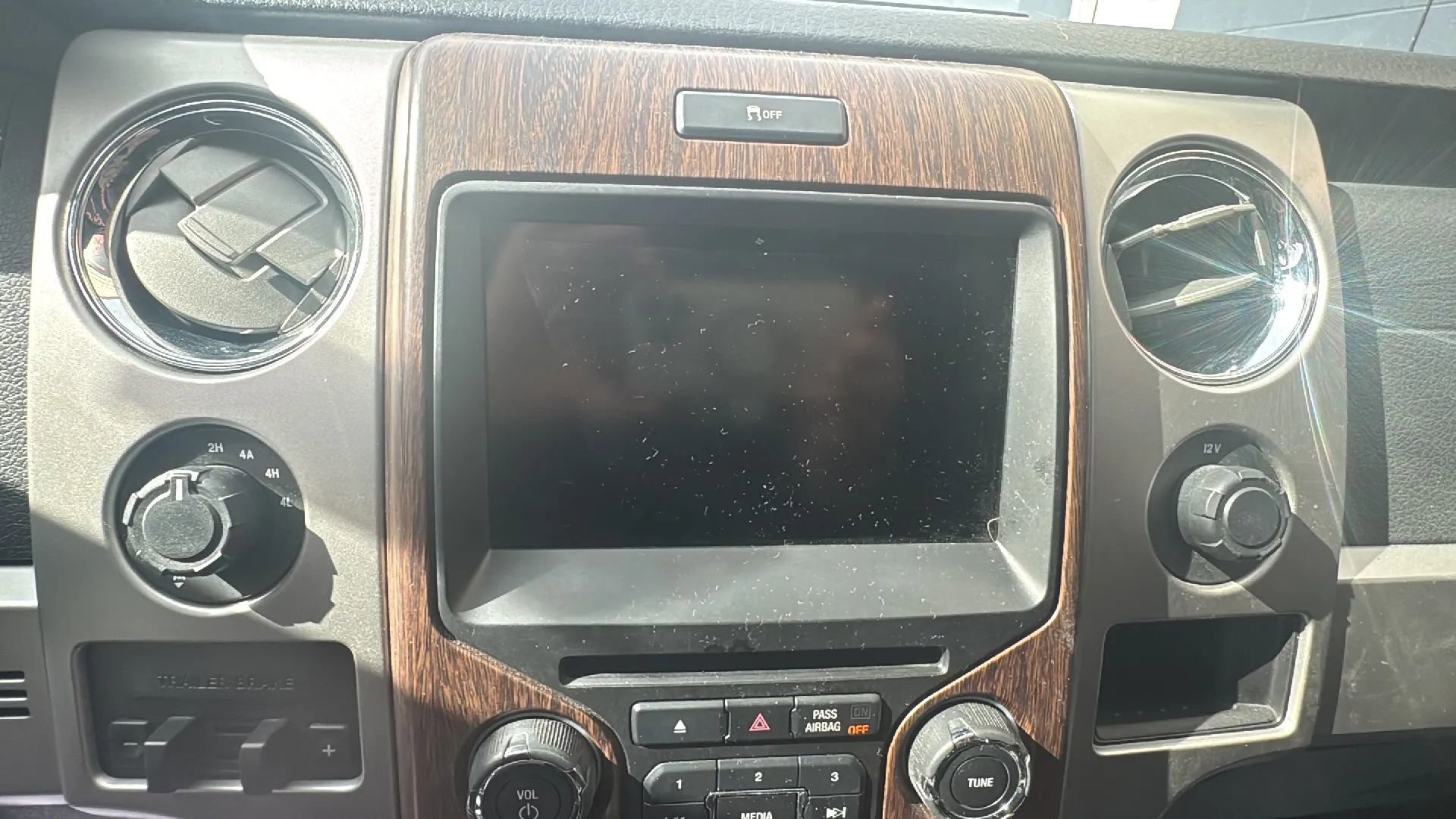 Used 2013 Ford F150 Lariat w/ Luxury Equipment Group image 22