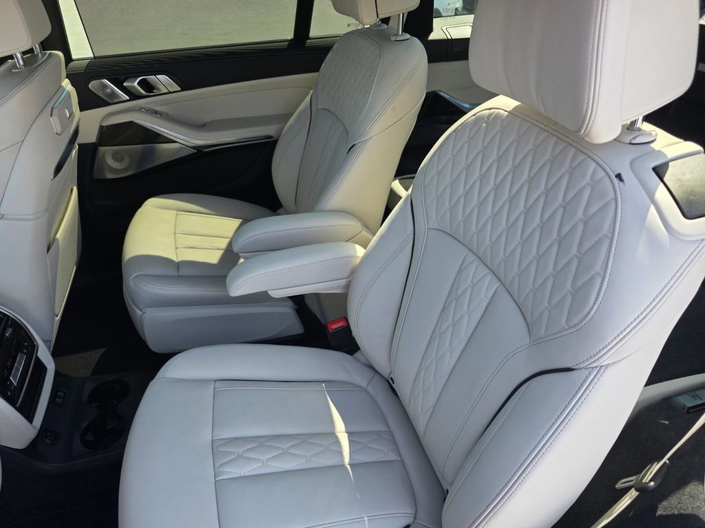 Certified 2025 BMW X7 M60i image 16