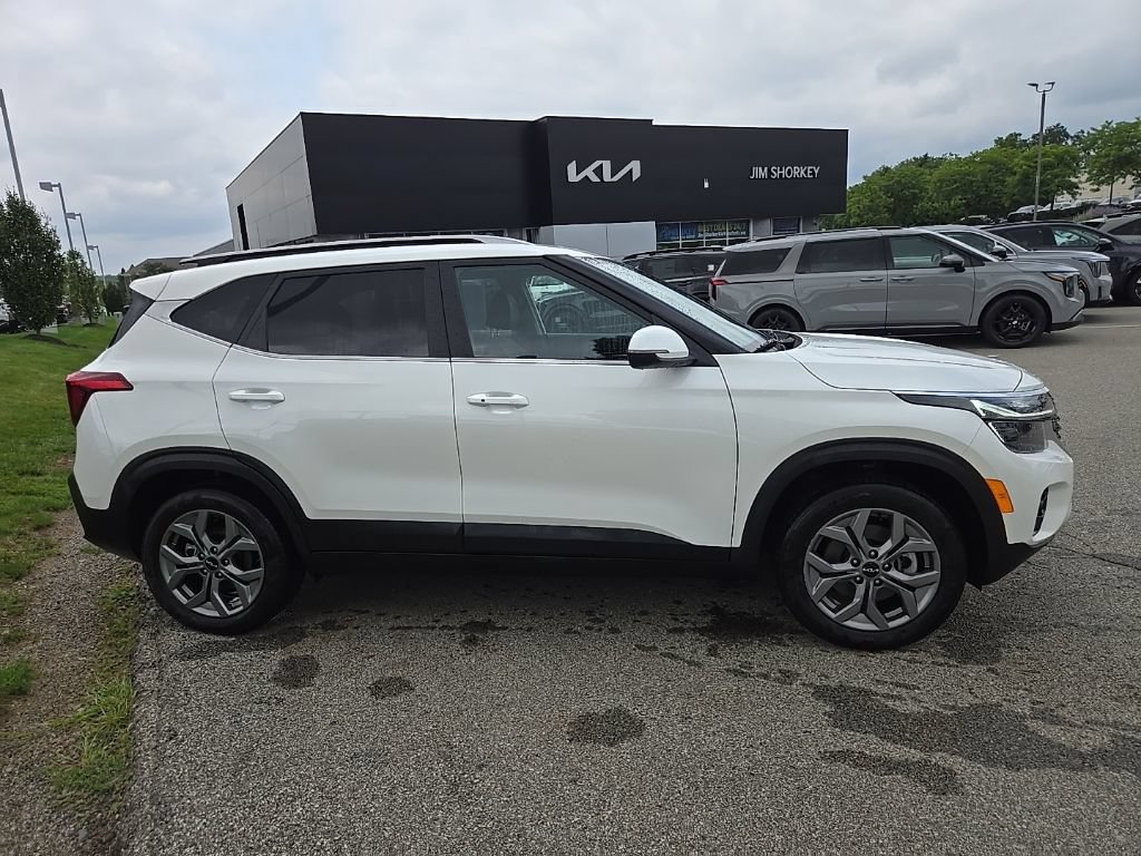 Certified 2024 Kia Seltos S AWD/4WD image 2
