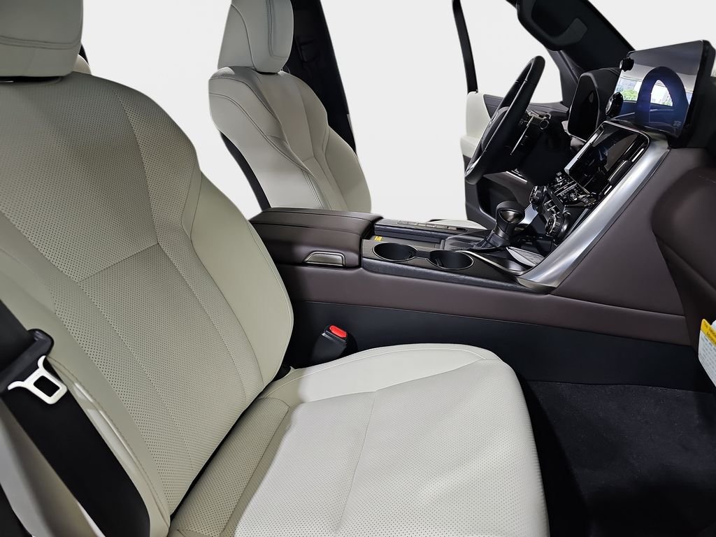 New 2026 Lexus LX 600 4WD w/ Luxury Package image 10