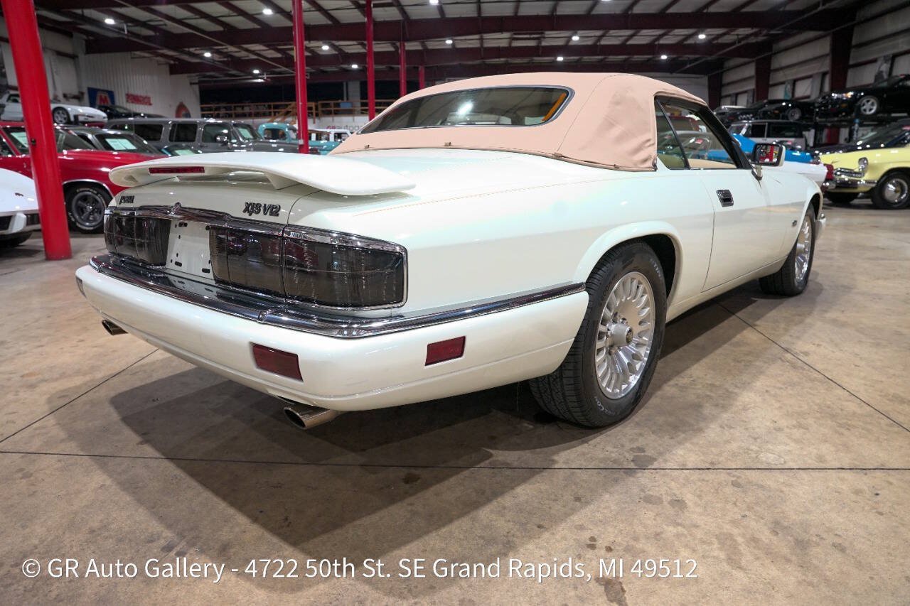 Used 1995 Jaguar XJS V12 Convertible RWD image 24