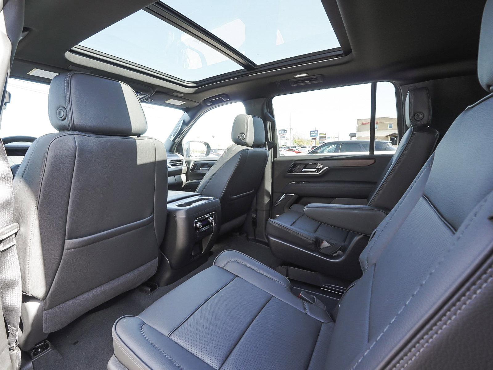 Used 2026 GMC Yukon XL Denali w/ Sun & Power Step Package AWD/4WD image 34