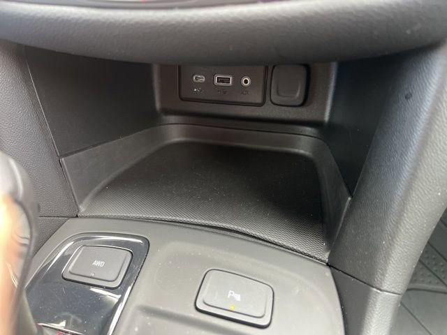 Used 2022 Chevrolet Equinox RS w/ LPO, Floor Liner Package image 29