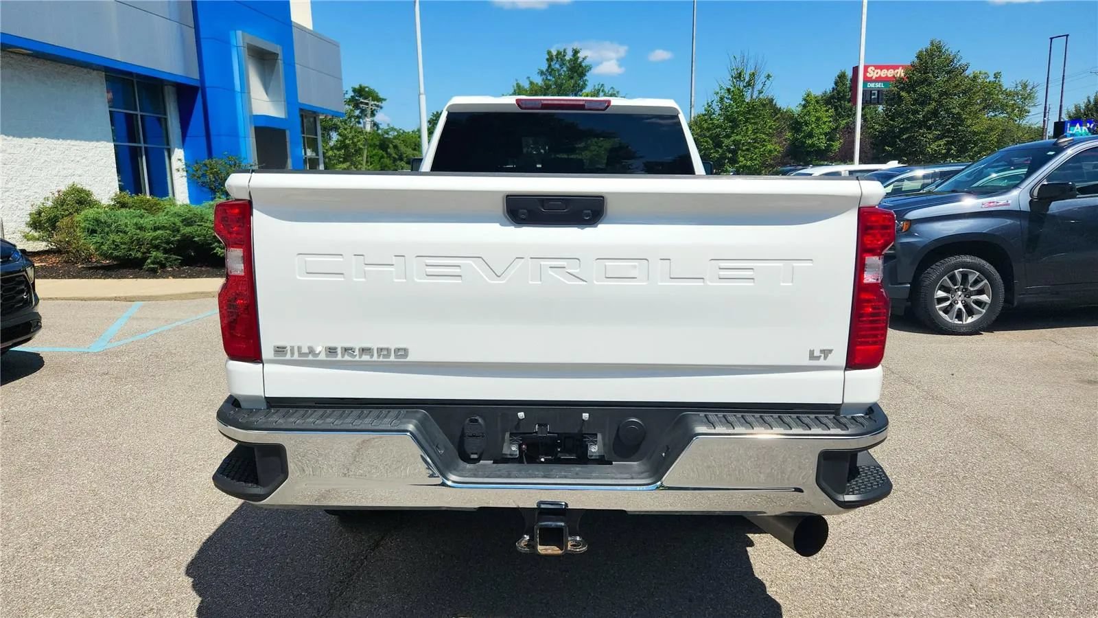 Used 2025 Chevrolet Silverado 2500 LT w/ Convenience Package AWD/4WD image 17