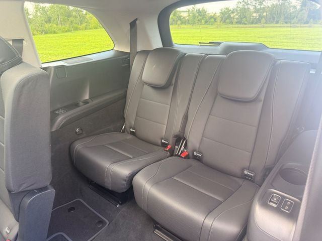 Used 2026 Mercedes-Benz GLS 450 4MATIC image 9