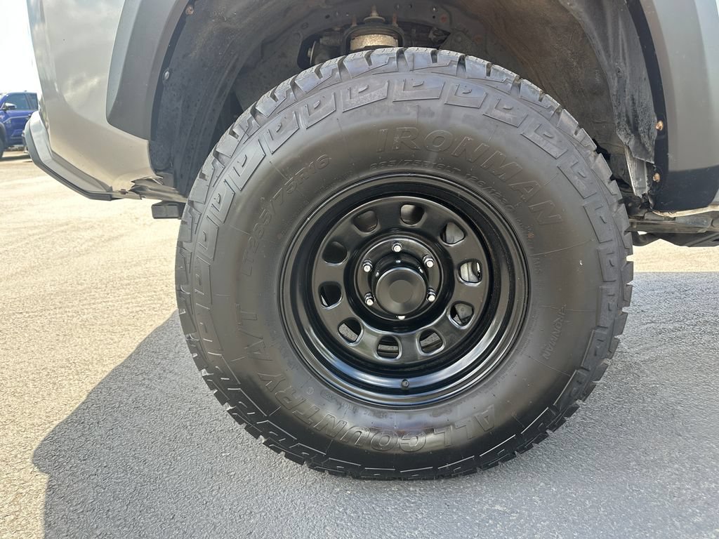 Used 2019 Toyota Tacoma TRD Off-Road AWD/4WD image 12