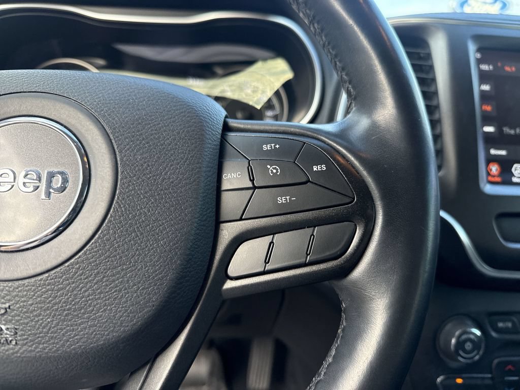 Used 2019 Jeep Cherokee Trailhawk w/ Comfort/Convenience Group AWD/4WD image 16