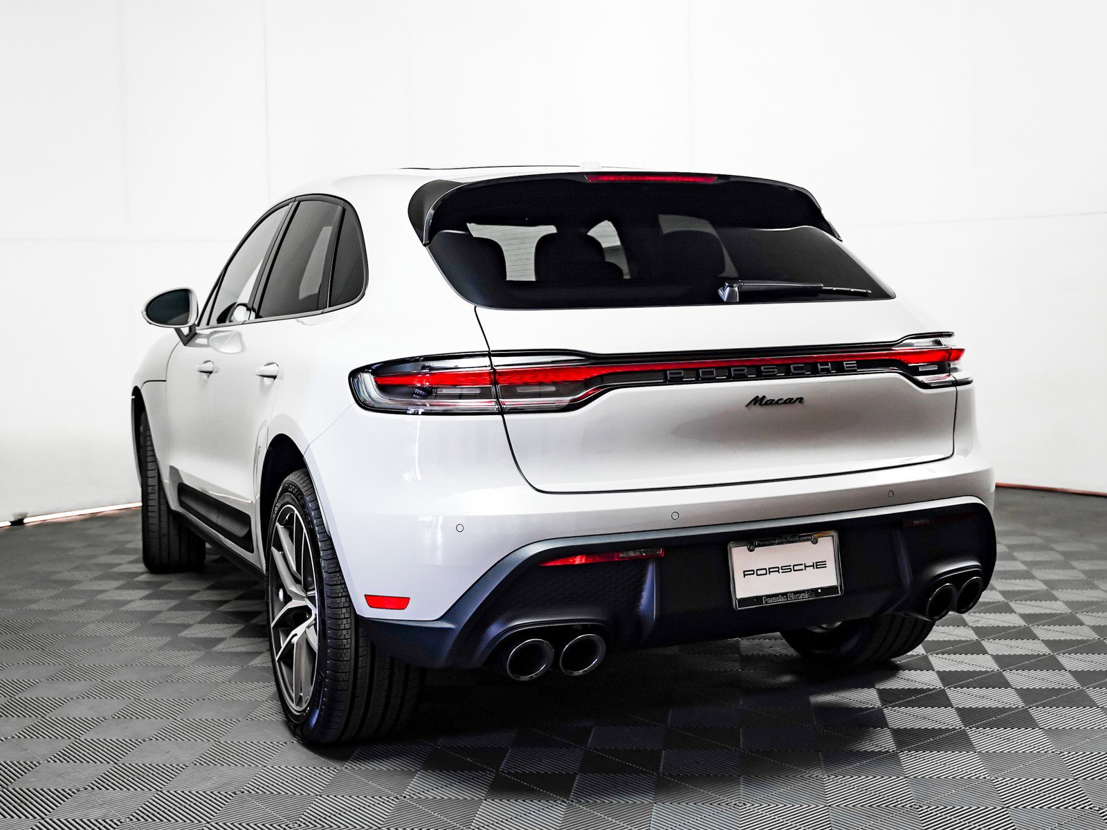 New 2026 Porsche Macan image 3