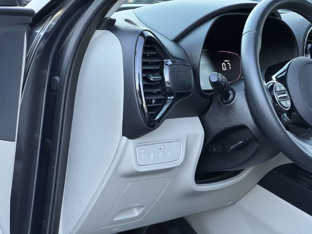 Used 2023 Kia Soul EX FWD image 30