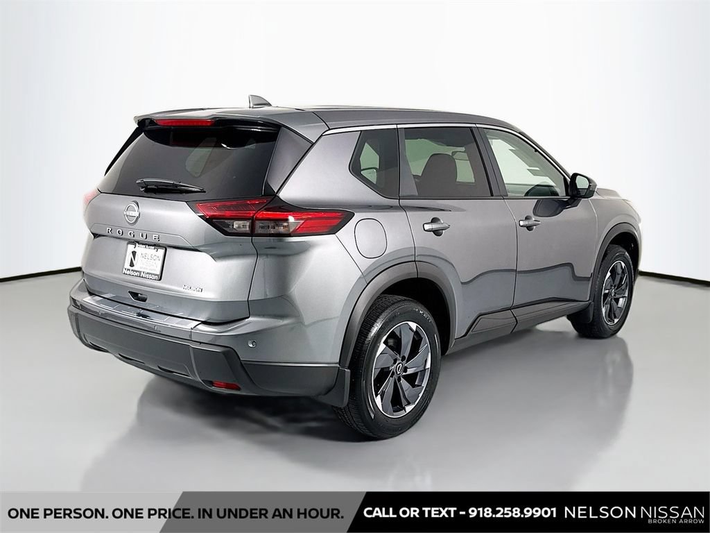 Certified 2025 Nissan Rogue SV FWD image 5