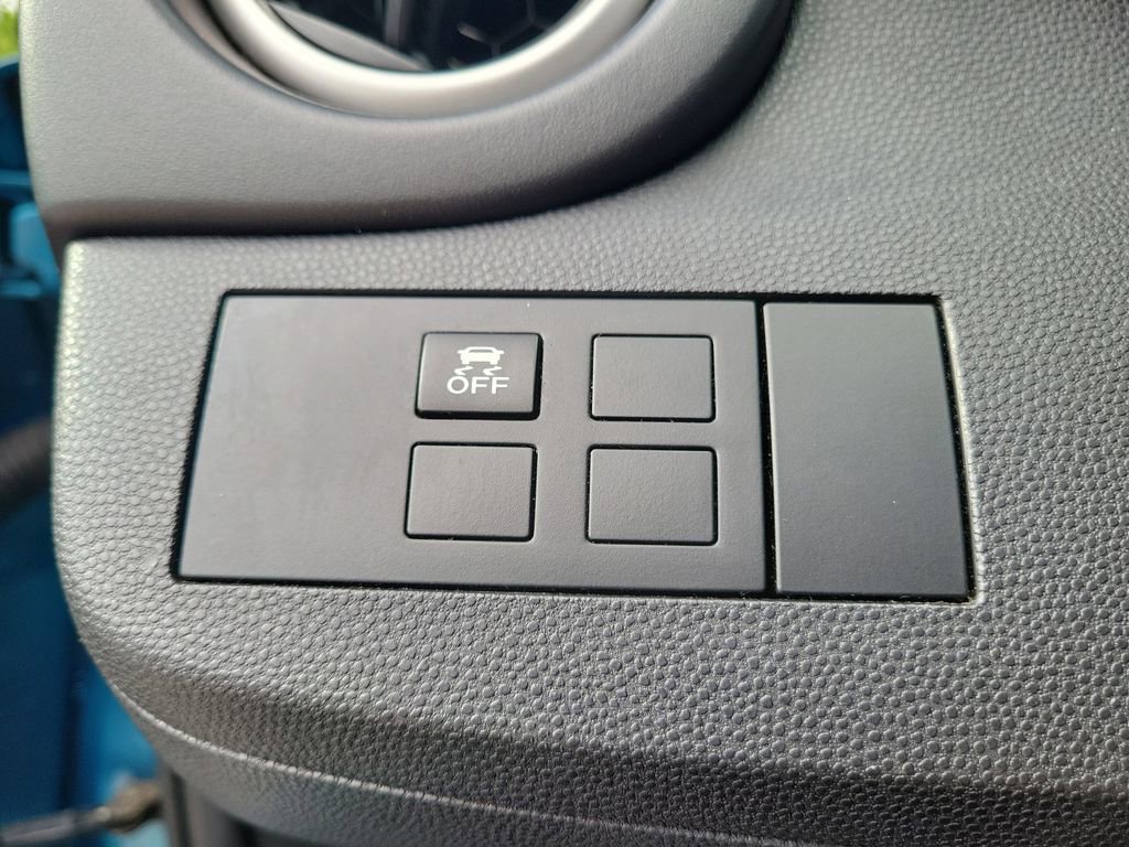 Used 2011 MAZDA MAZDA2 Touring FWD image 24