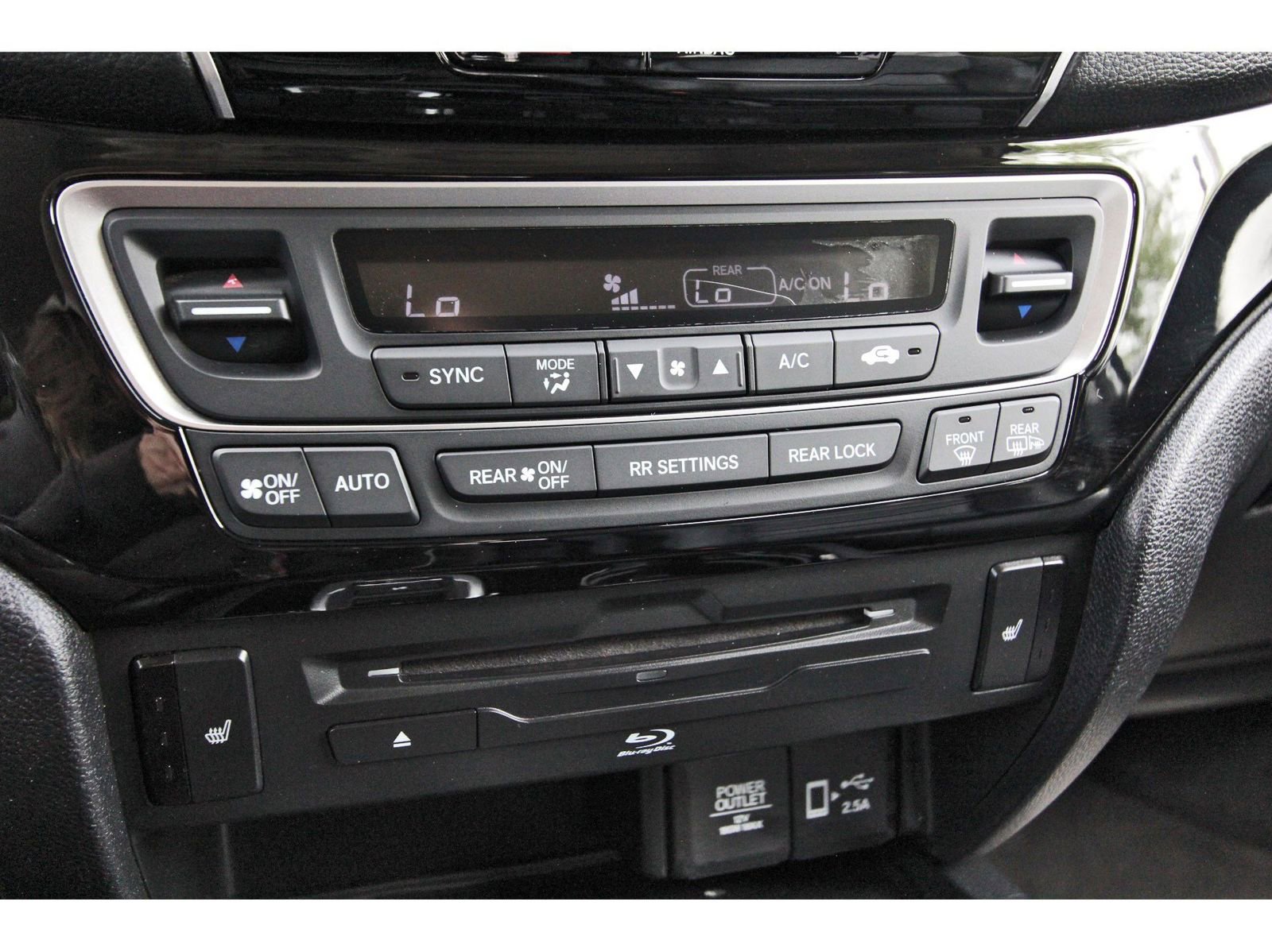 Used 2019 Honda Pilot Touring image 27