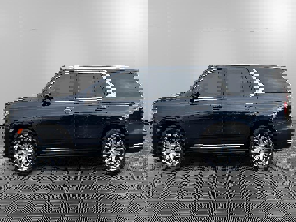 Used 2022 Cadillac Escalade Premium Luxury Platinum w/ Heavy-Duty Trailer Package image 7