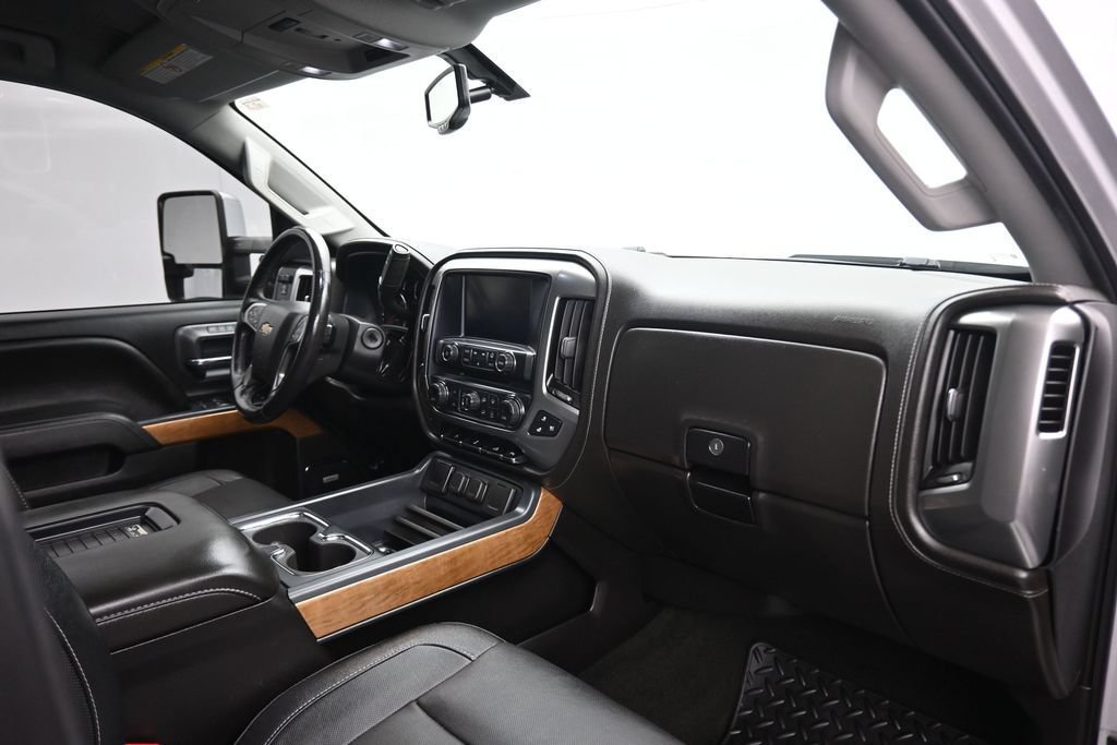 Used 2018 Chevrolet Silverado 2500 LTZ w/ LTZ Plus Package AWD/4WD image 44