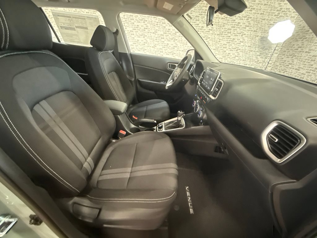 New 2026 Hyundai Venue SEL FWD image 12