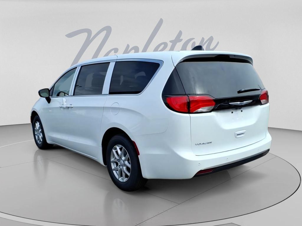 New 2026 Chrysler Voyager LX FWD image 5